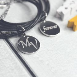 Парные браслеты шнурки с монеткой с гравировкой на заказ