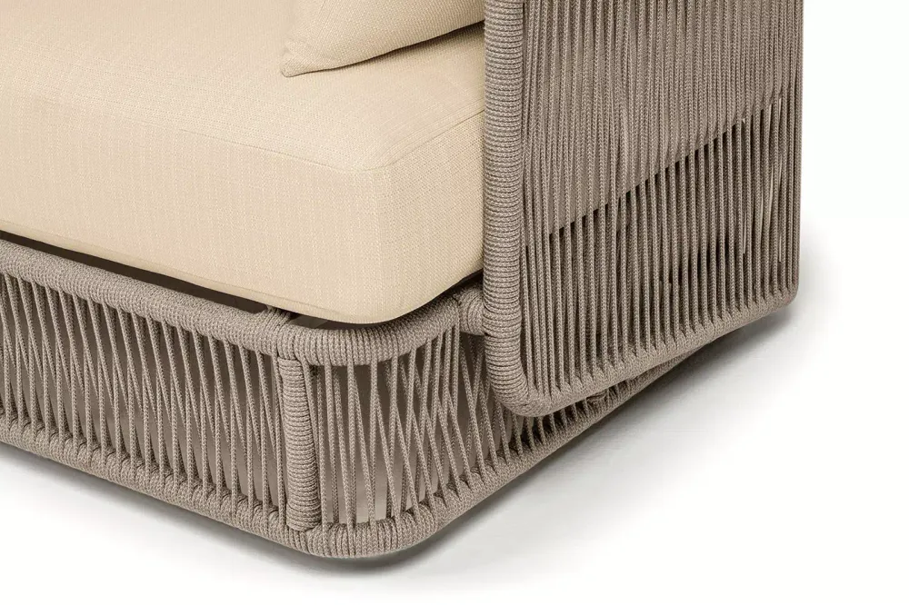 "Альбано" диван 3-местный плетеный из роупа, каркас алюминий светло-серый (RAL7035) муар, роуп серый меланж круглый, ткань Mossle светло-бежевая