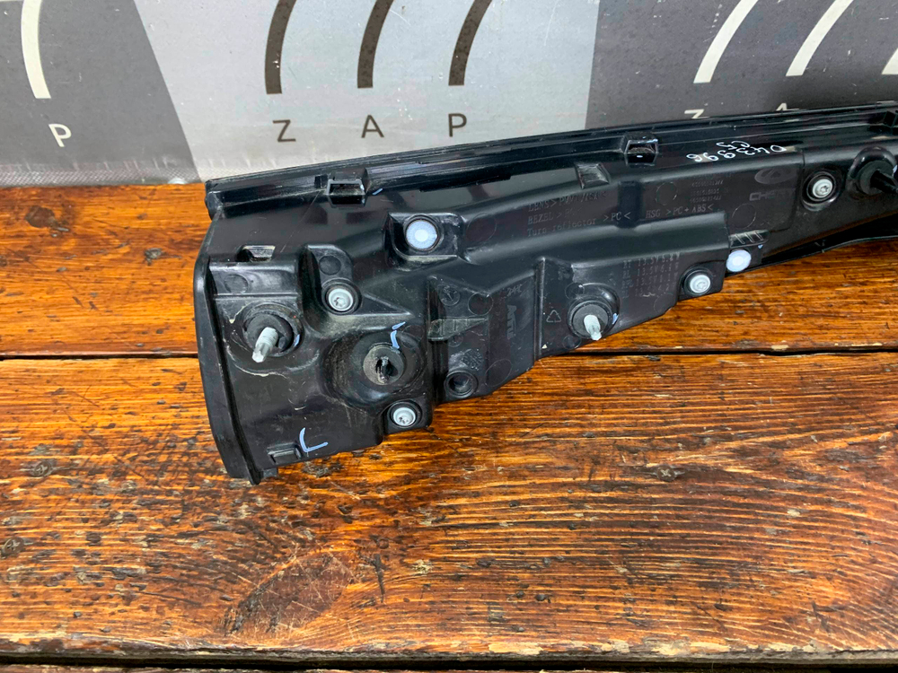 Фонарь задний центральный Omoda C5 22-нв Б/У Оригинал 605000724AA