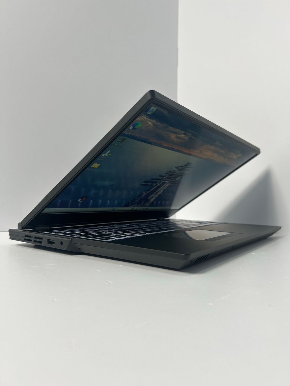 Ноутбук Lenovo Legion Y540-15IRH (81SX014JRK) 15.6"/Intel Core i5 9300H/RAM 16 GB/SSD 512 GB/GeForce GTX 1660 Ti 6 ГБ/1920 x 1080/IPS/DOS/Подсветка кл-ры:LED/черный. Состояние: B1