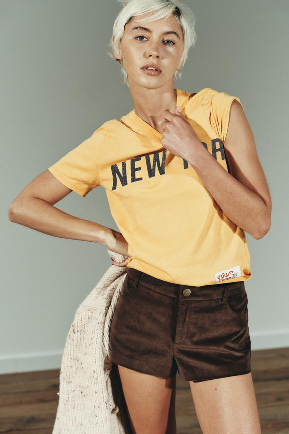 ZARA ФУТБОЛКА В СТИЛЕ ПРЕППИ С КОРОТКИМИ РУКАВАМИ, ЖЕЛТЫЙ