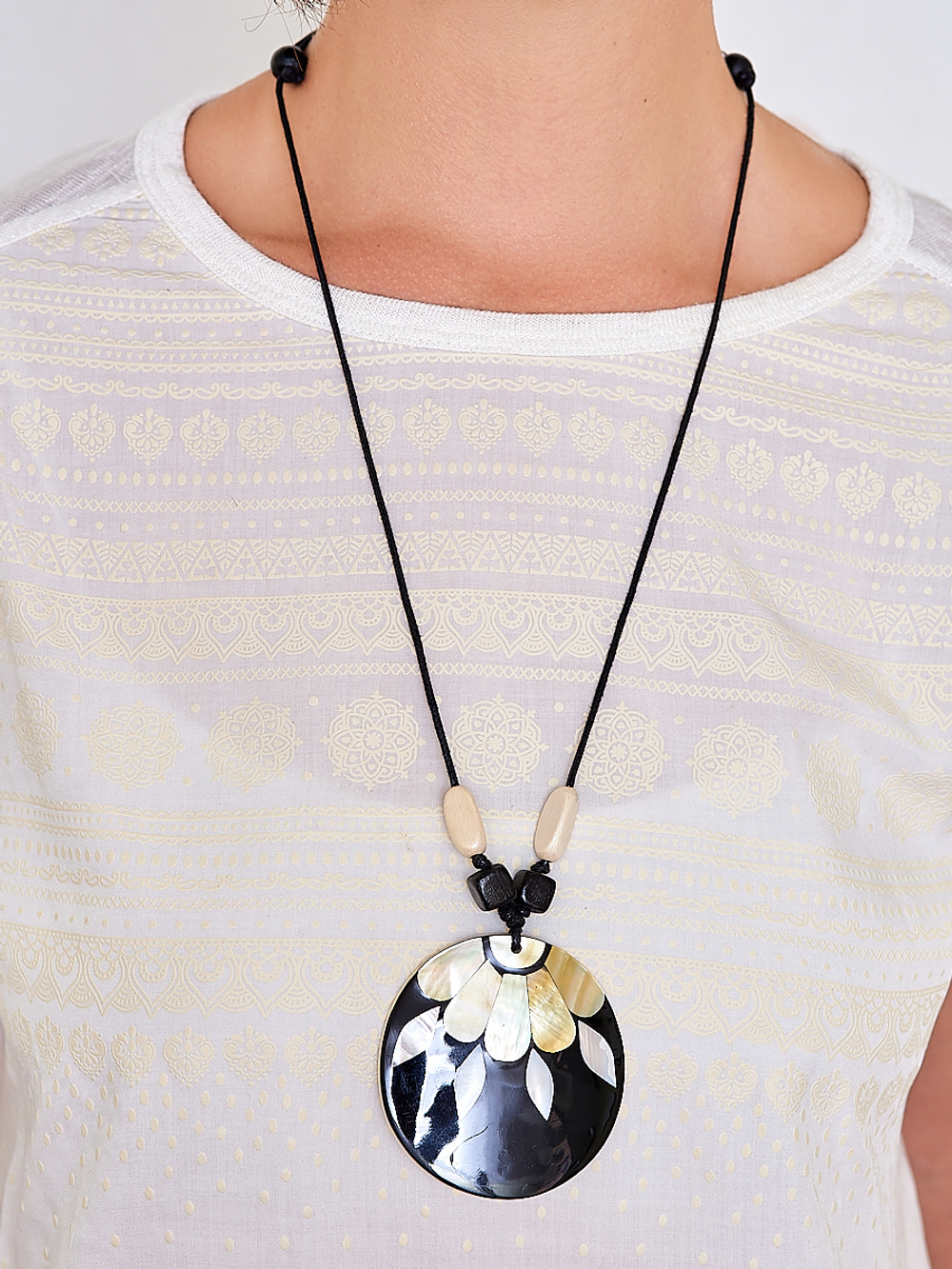 10122521 Колье Mindora