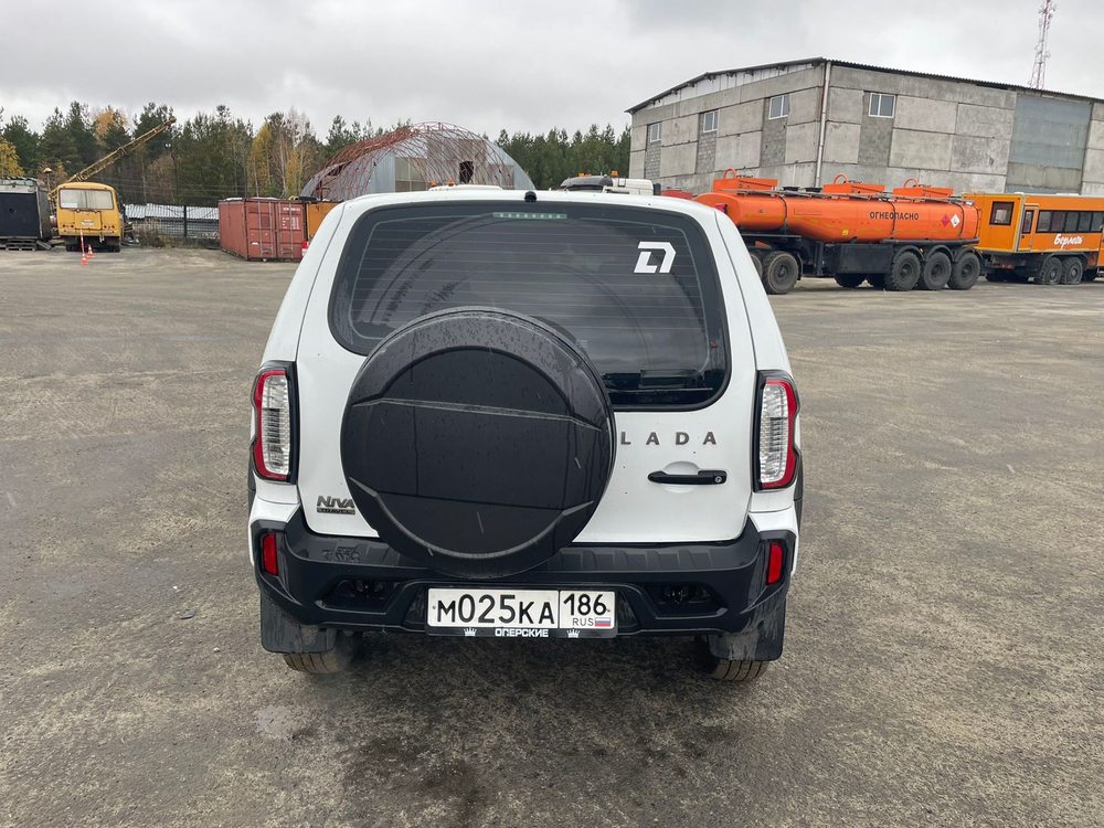 LADA Niva Travel Classic 24 1.7 80hp 5MT