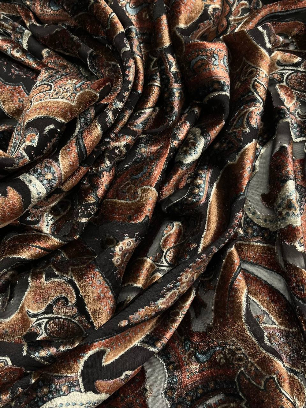 Шелк с вискозой деворе Etro черный с коричнево-розовым дизайнерским узором