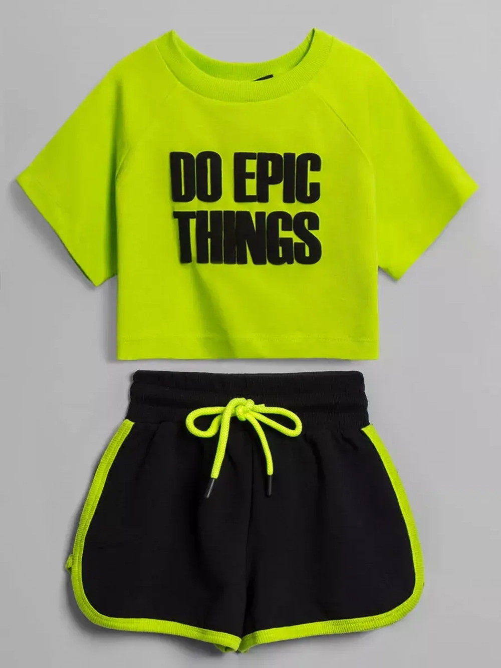 Костюм летний спортивный футболка и шорты