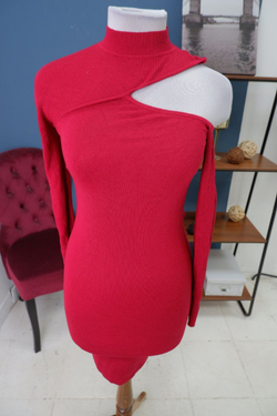 Платье Lost Ink с открытым плечом 42 размер