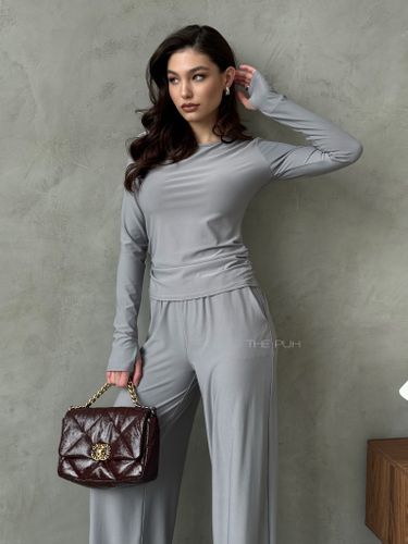 Серый трикотажный костюм из вискозы