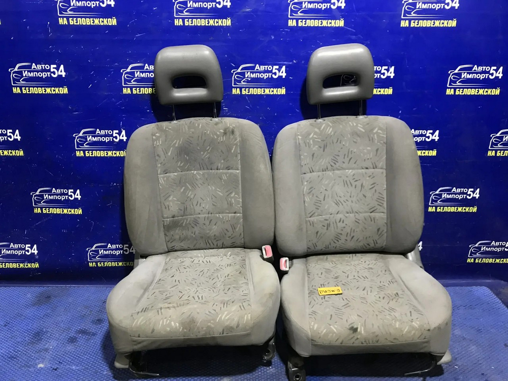 Сидение переднее левое MAZDA DEMIO 2000