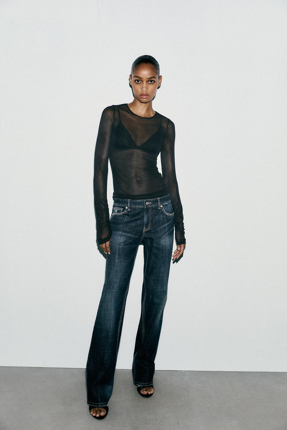 ZARA ПОЛУПРОЗРАЧНАЯ ФУТБОЛКА СО СБОРКАМИ, ЧЕРНЫЙ