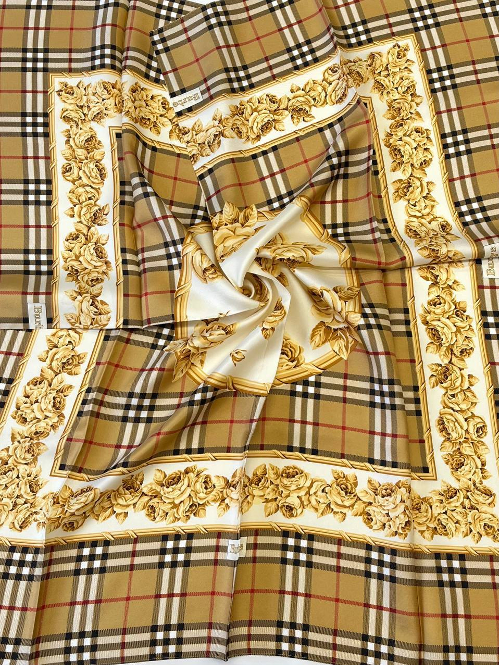 Купон шелк твил Burberry коричневый в клетку с розами