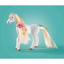 Playmobil - Horses of Waterfall Изабелла и кобыла Лионесс с конюшней 71354