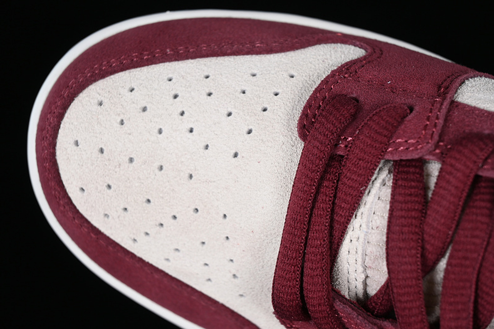 Nike SB Dunk Low Skate Like a Girl