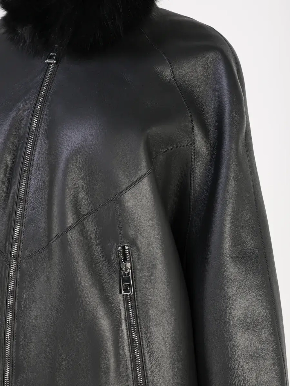 Дубленка зимняя натуральная с капюшоном оверсайз