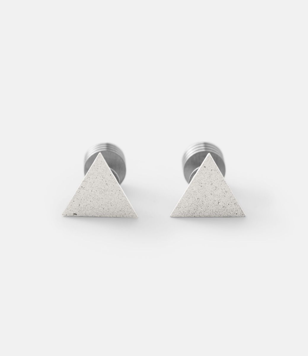 22 Studio Tetrahedron Earring White — серьги из бетона