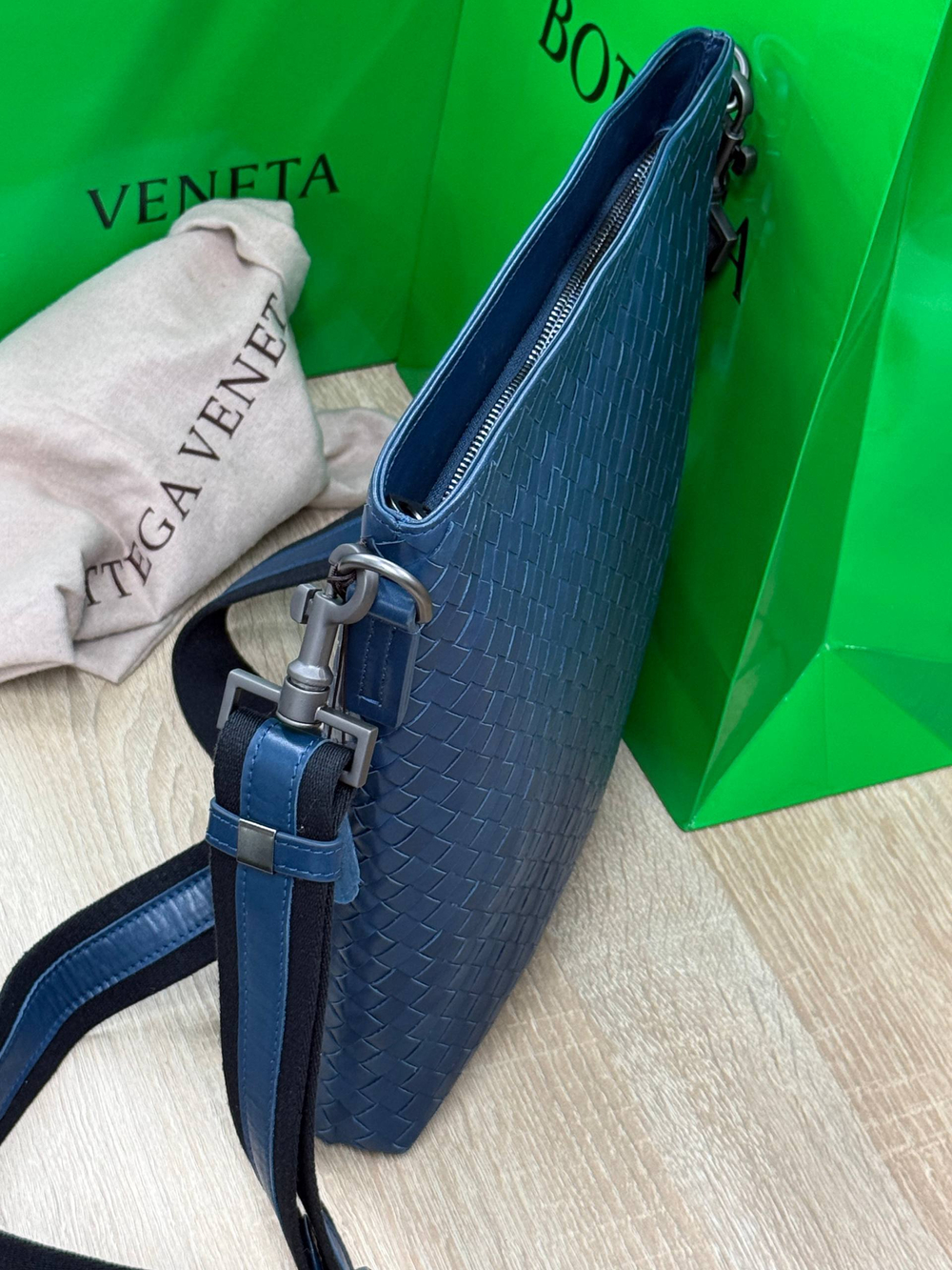 Сумка-мессенджер Bottega Veneta