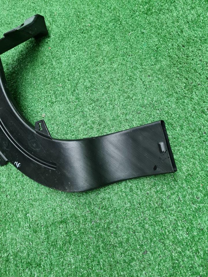 Воздуховод правый Land-Rover Discovery Sport 19-нв