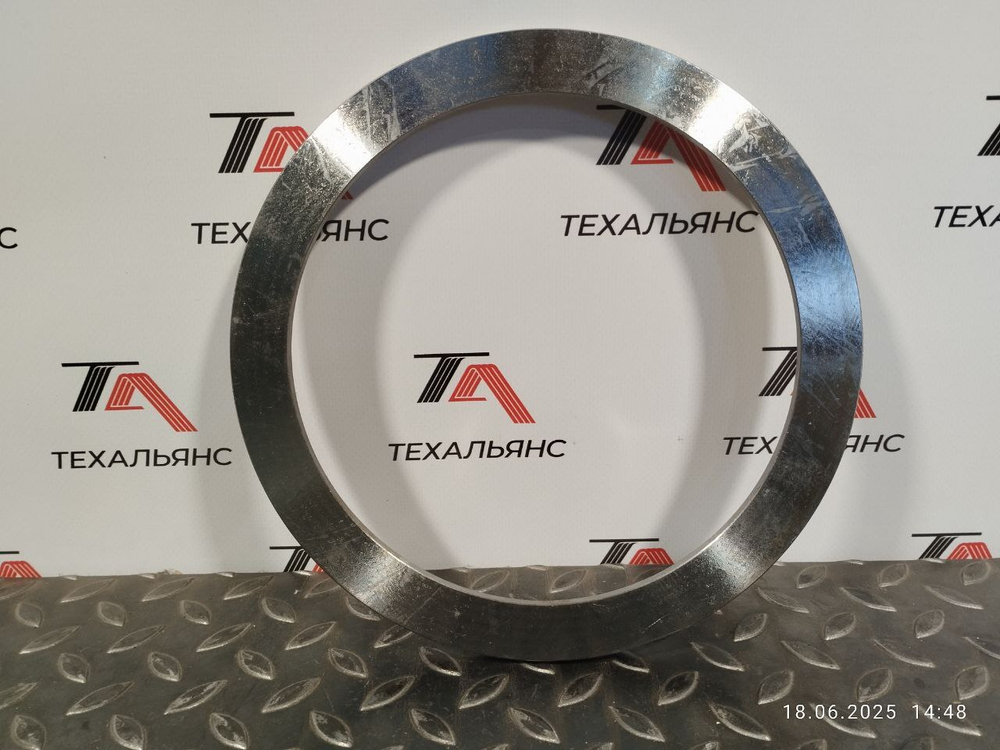 Втулка 21T-72-15860