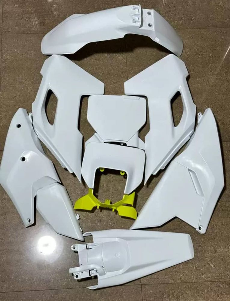 пластик на Husqvarna 24 (шт)