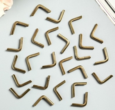 Уголок для альбома металл темное золото 2,2х3,2х0,5 см