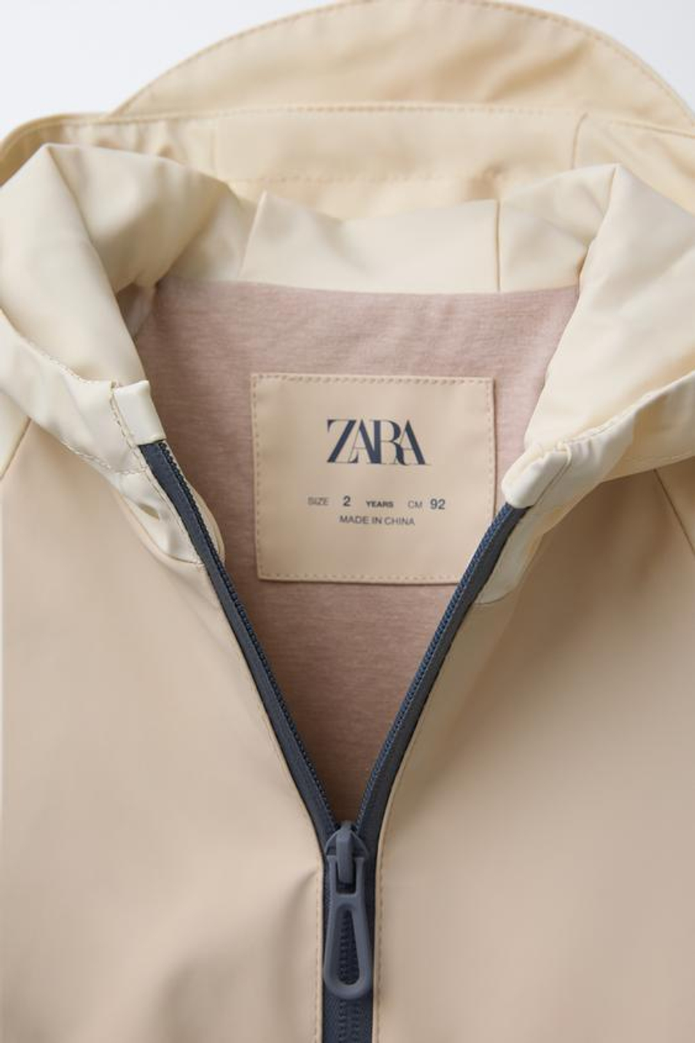 ZARA ПРОРЕЗИНЕННЫЙ ДОЖДЕВИК, ЭКРЮ/БЕЖЕВЫЙ