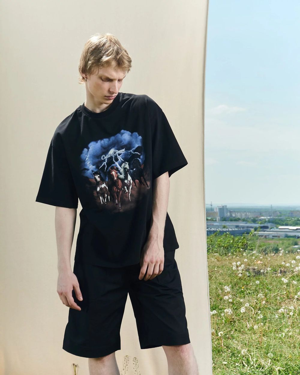 Купить Футболка Called a Garment Horses Peach effect черная Футболка Called a Garment Horses Peach effect черная