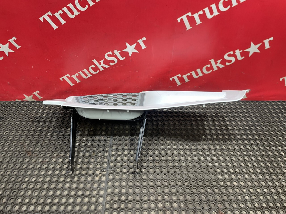 Корпус подножки правый 2023г.