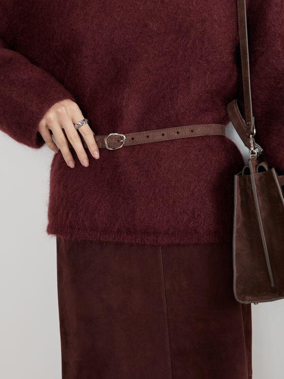 БАЗОВЫЙ ТОНКИЙ РЕМЕНЬ С МЯТОЙ ПРЯЖКОЙ ЗАМША ТЕМНЫЙ ШОКОЛАД