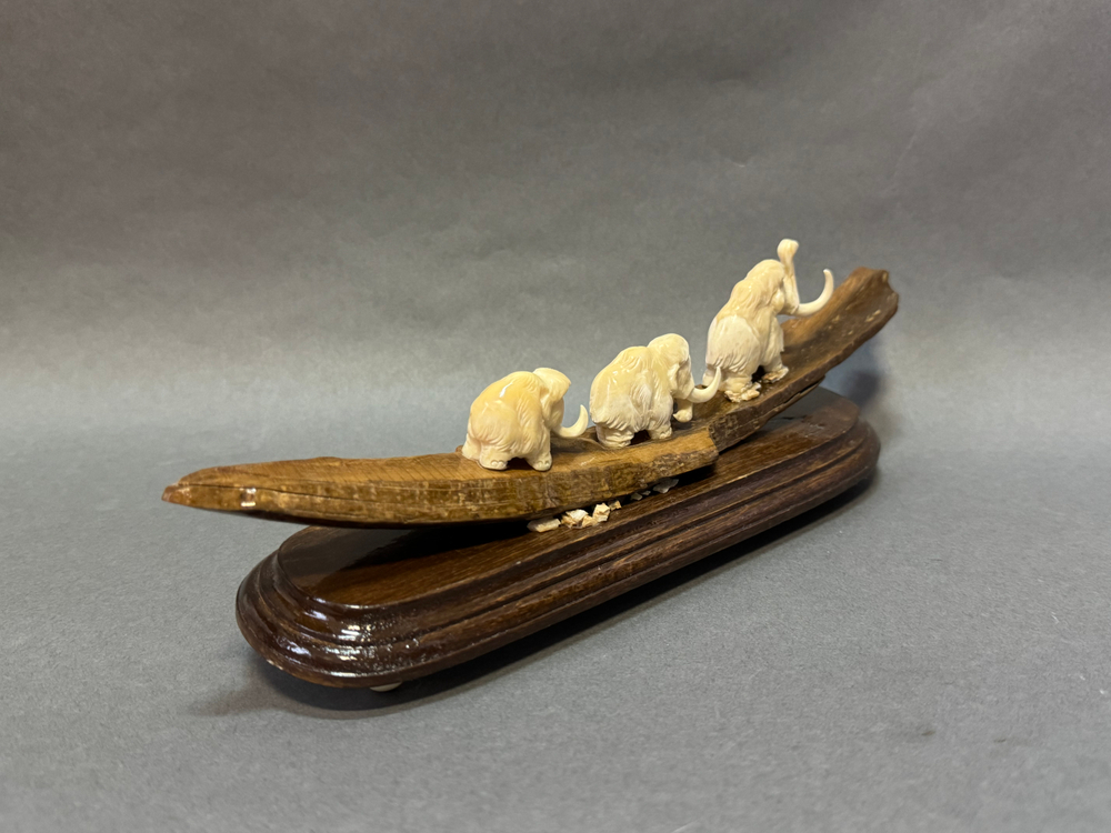 Три мамонта