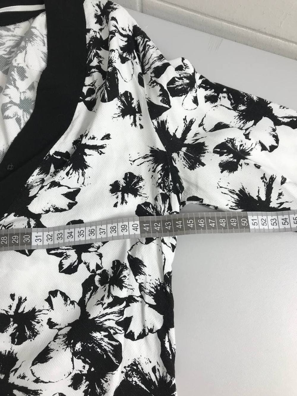 Блузка Le Chateau с цветами 40 размер