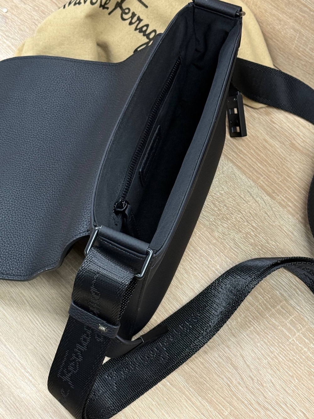 Сумка через плечо Salvatore Ferragamo