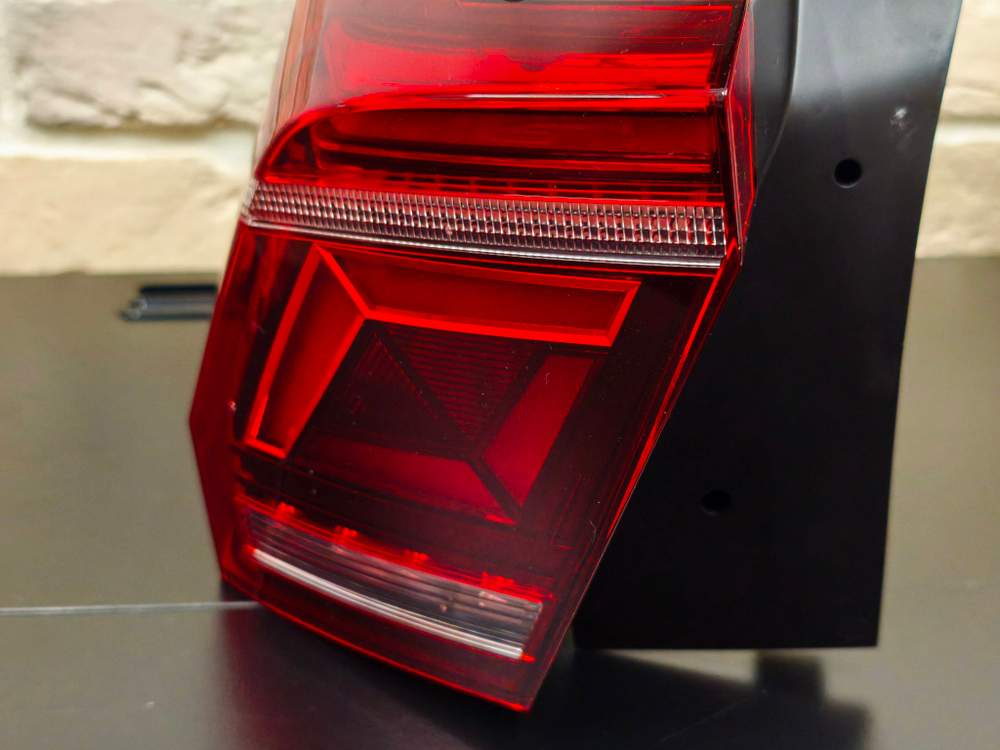 Фара задняя левая VW Tiguan IQ.Light