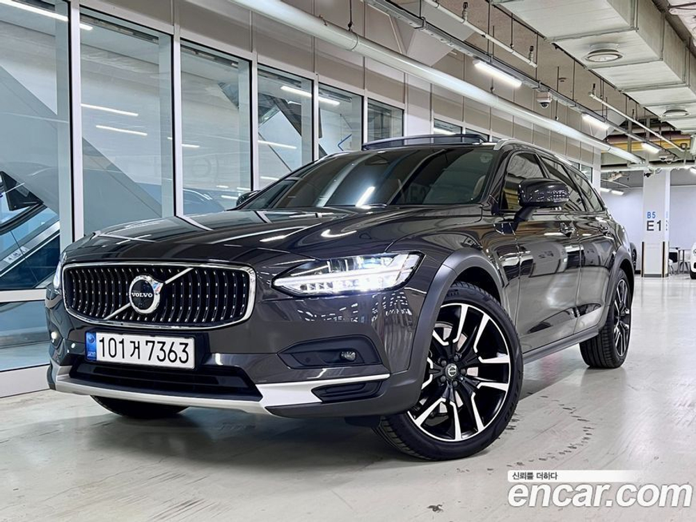 Volvo V90 Cross Country B6 Ultimate AWD (03.2022)