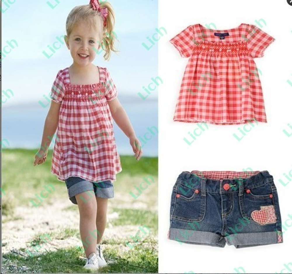 Костюм детский из блузки в клетку и джинсовых шорт