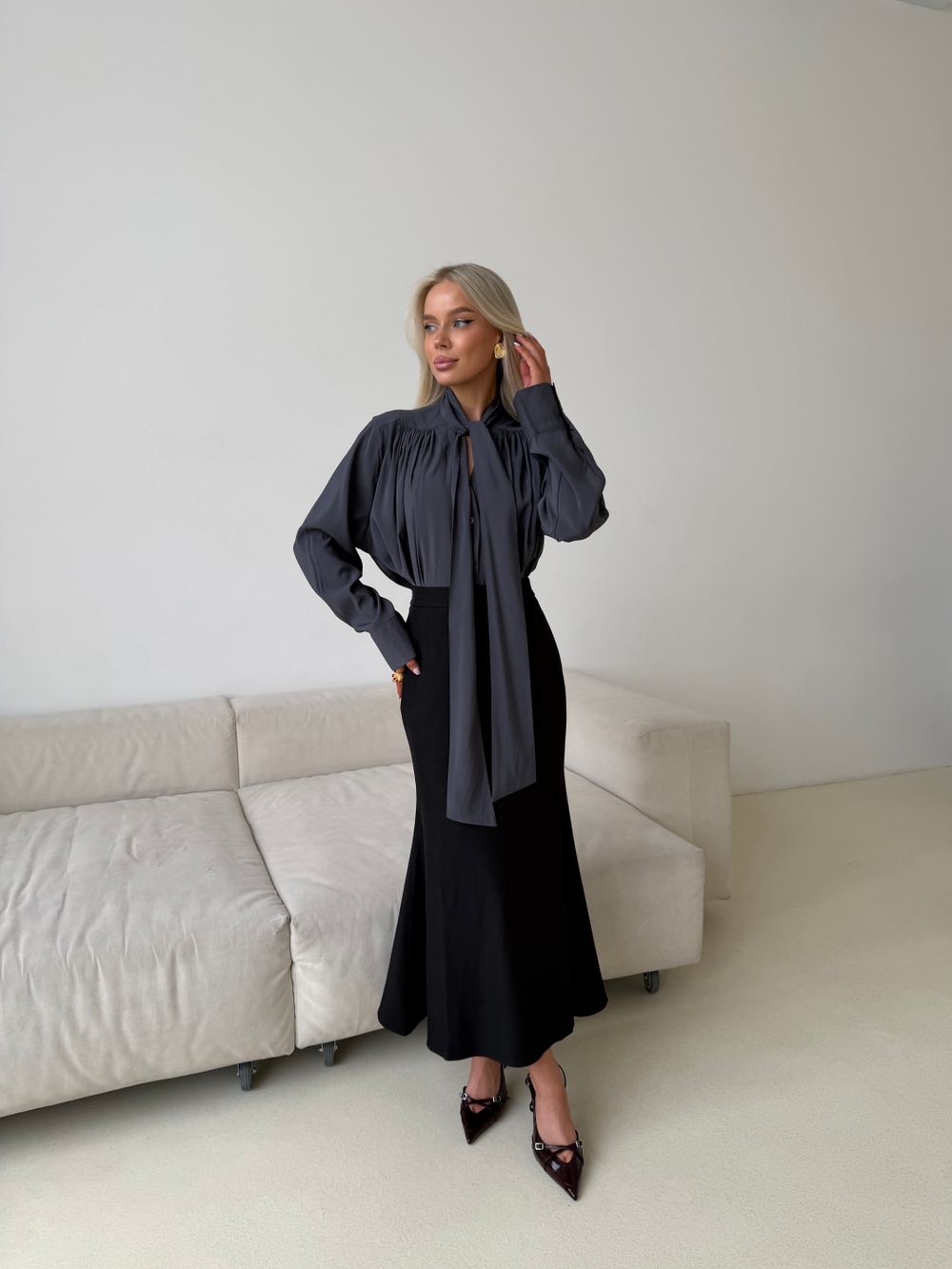 Юбка карандаш со шлицей черный