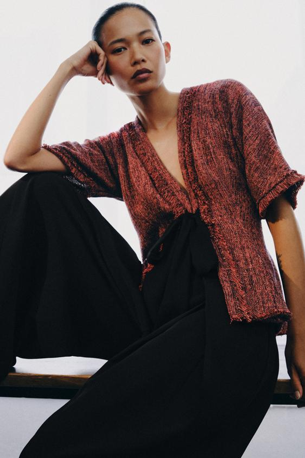ZARA БРЮКИ WIDE LEG С ЗАЩИПАМИ — ZW COLLECTION, ЧЕРНЫЙ