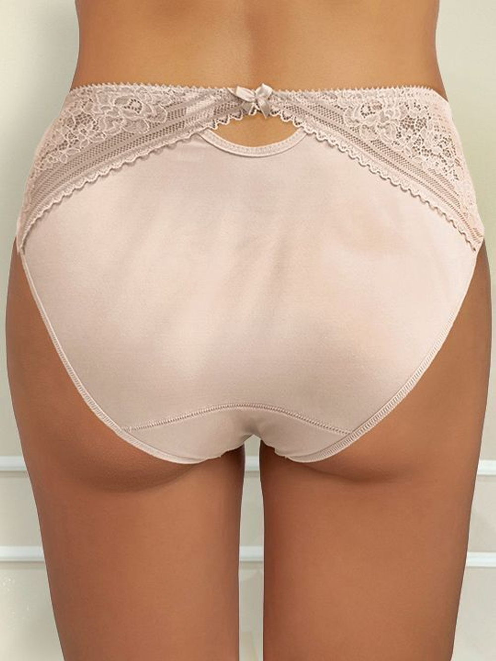 Трусики-панти Compliment с кружевными вставками по бокам (Размер: 42) (Цвет: черный)