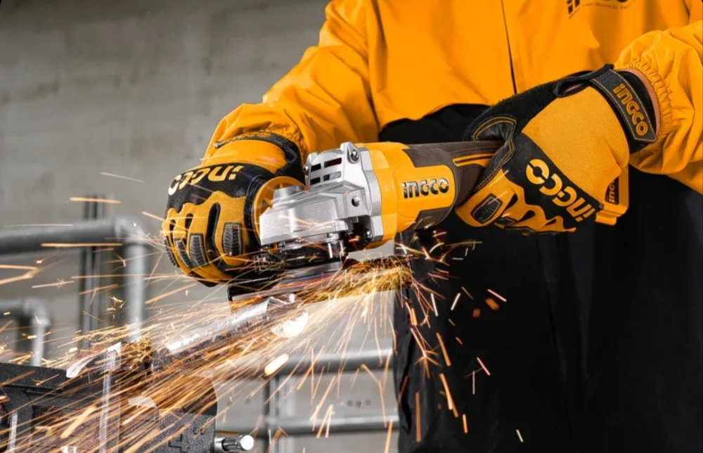 Аккумуляторная угловая шлифовальная машина (УШМ) INGCO CAGLI261521 INDUSTRIAL 20 В 115 мм 1х4 Ач