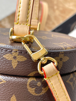 Louis Vuitton Scott
