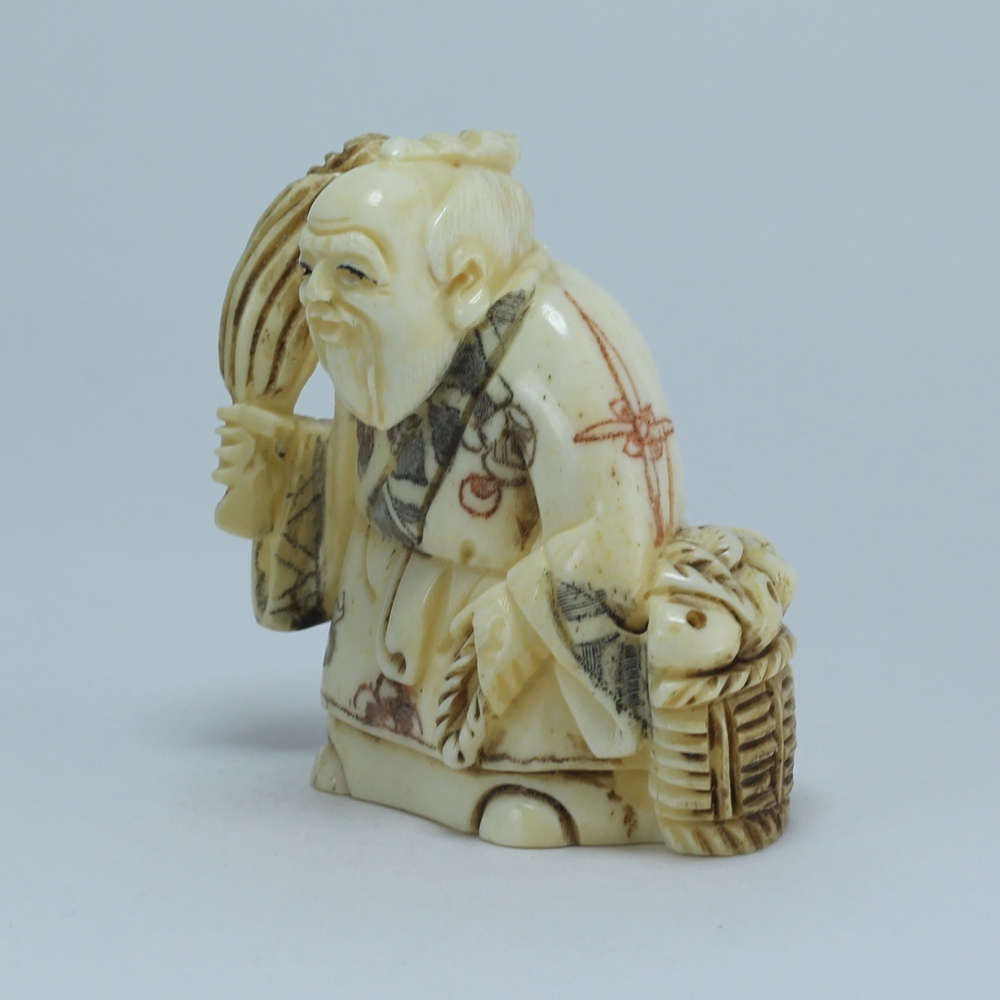 Эксклюзивная нэцкэ Монах с кукурузой и корзиной овощей