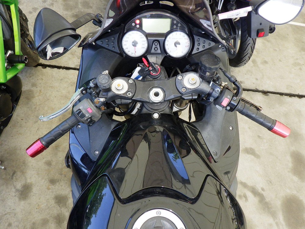 Kawasaki ZZ-R1400 043092