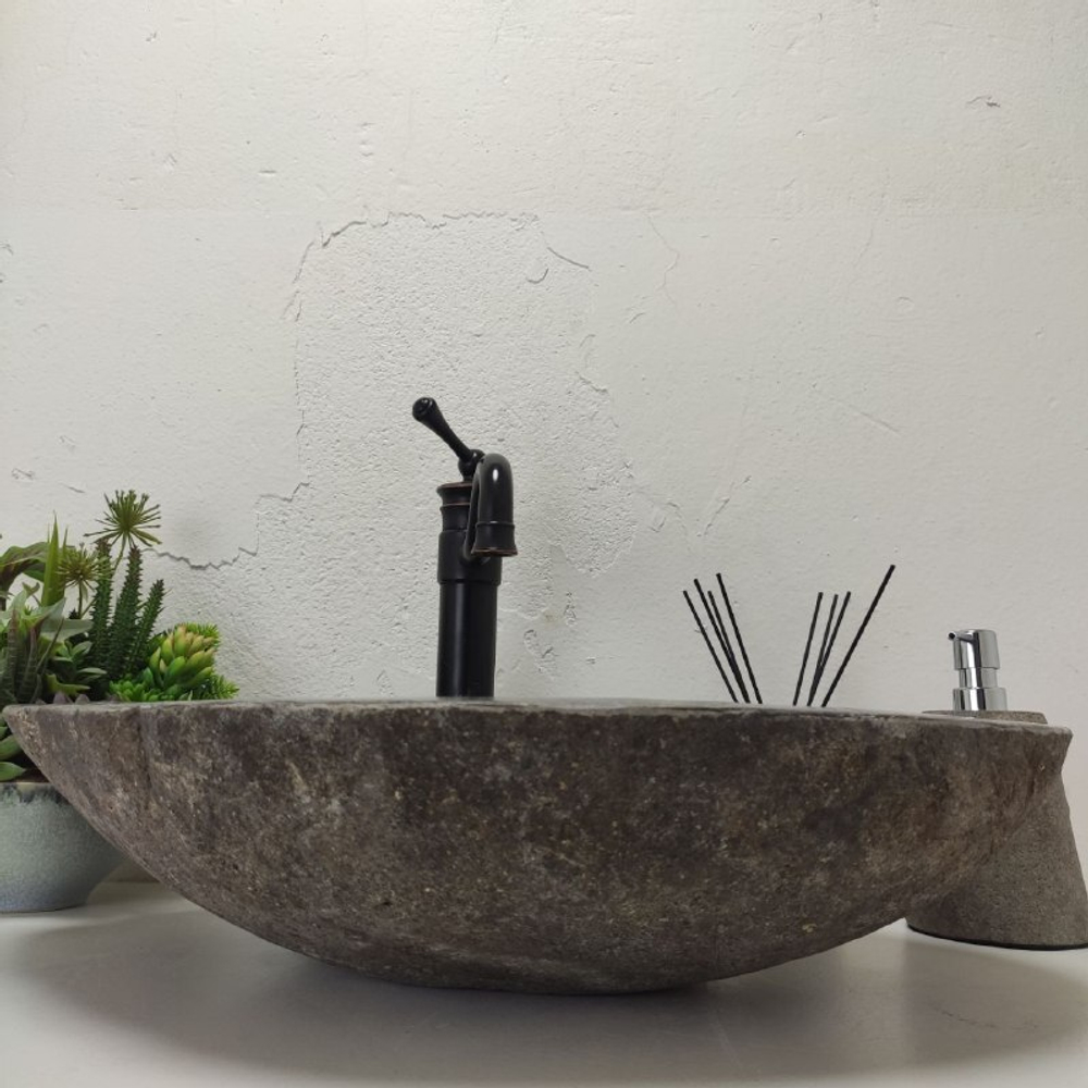 Раковина из речного камня RS01746 57*46*13 см