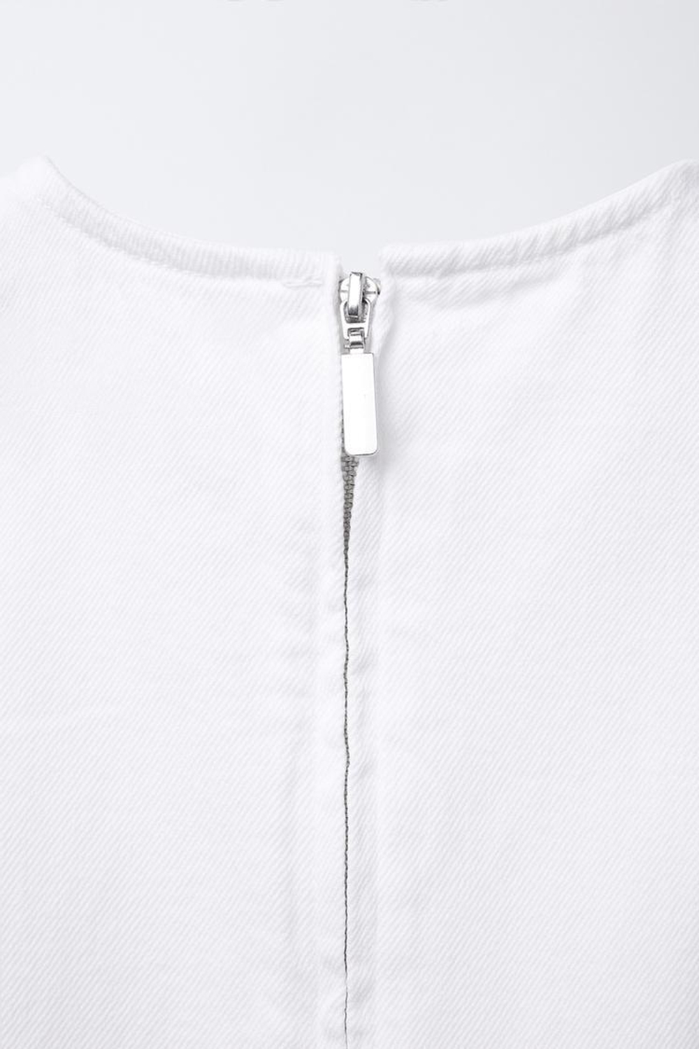 ZARA ДЖИНСОВОЕ ПЛАТЬЕ, БЕЛЫЙ