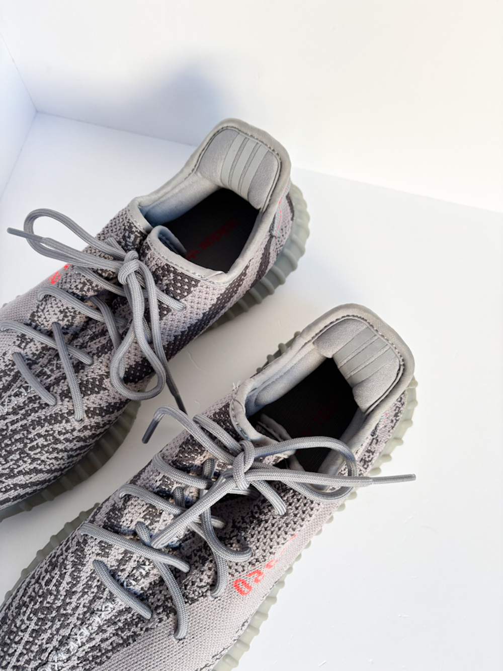 Текстильные кроссовки Adidas Yeezy Boost 350, 43,5