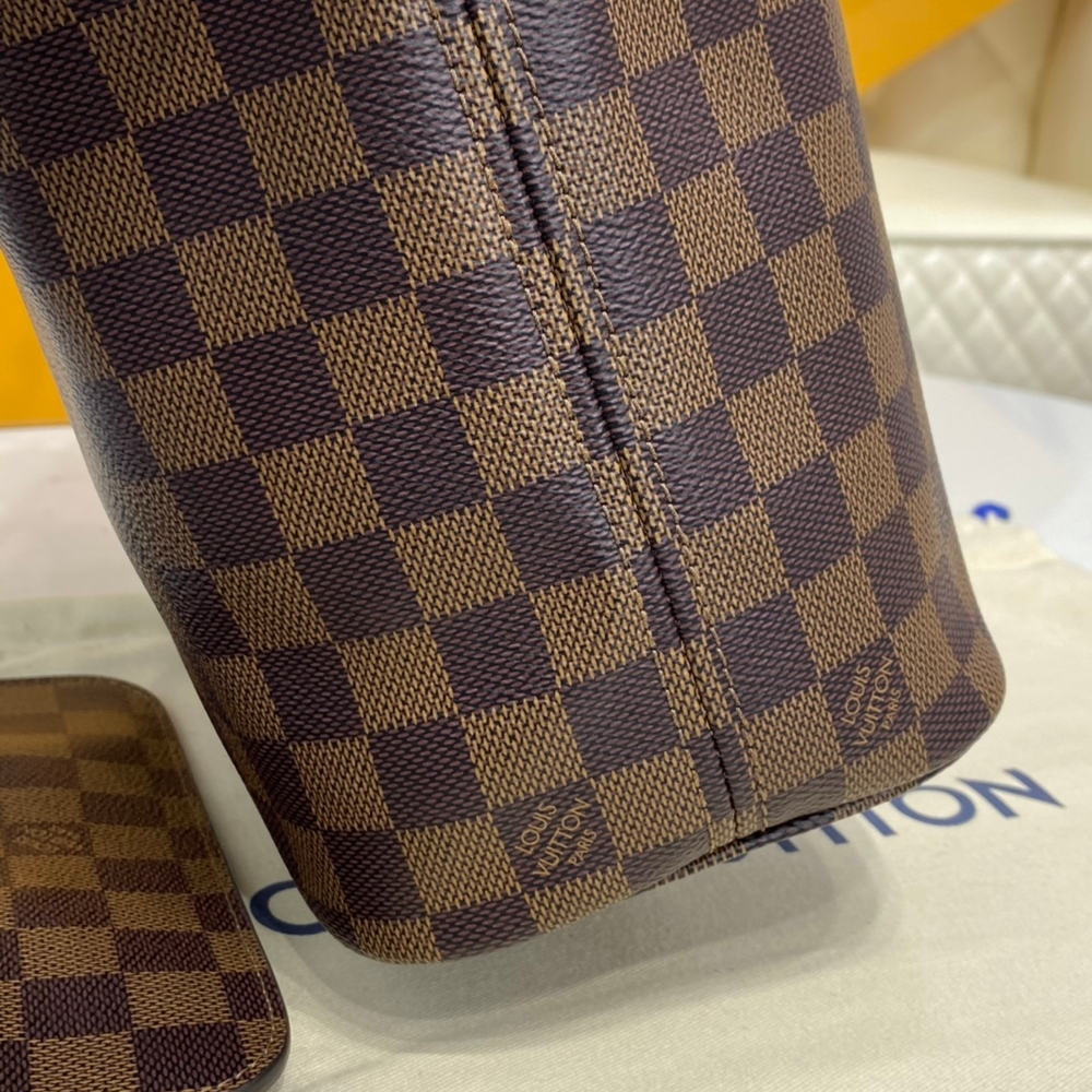 Louis Vuitton Neverfull PM