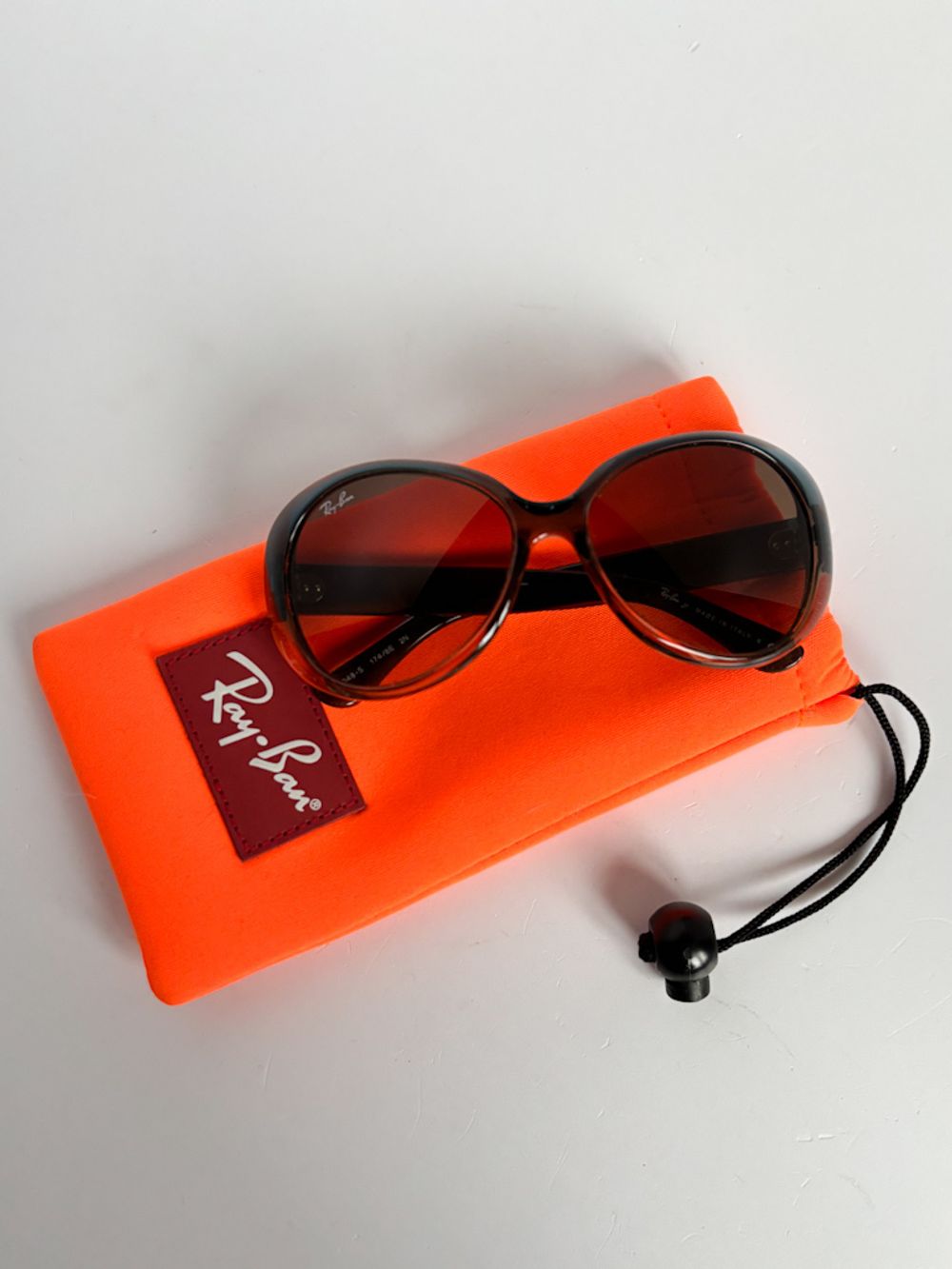 Солнцезащитные очки Ray-Ban