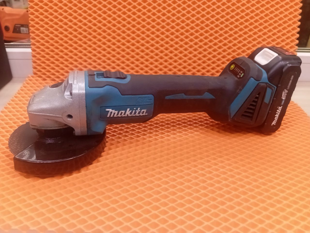 Набор инструментов Makita шуруповёрт и болгарка