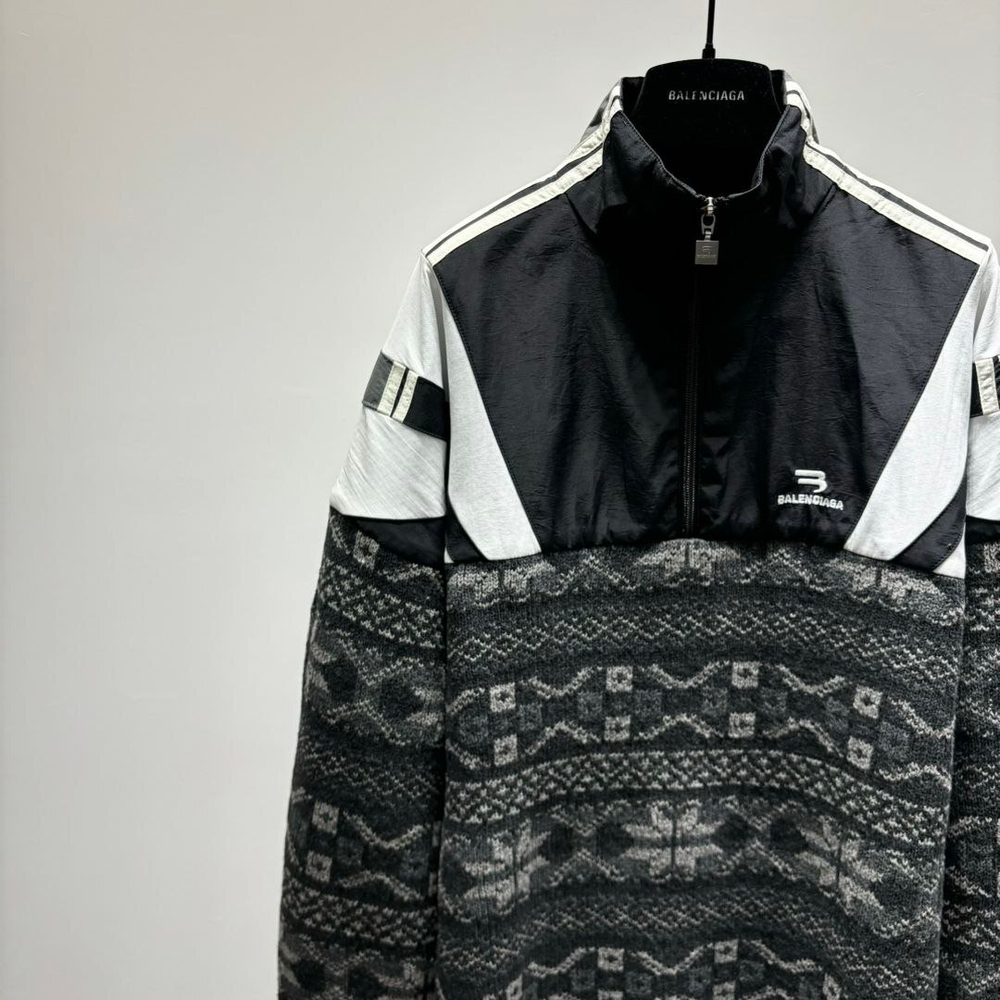 Свитер Balenciaga
