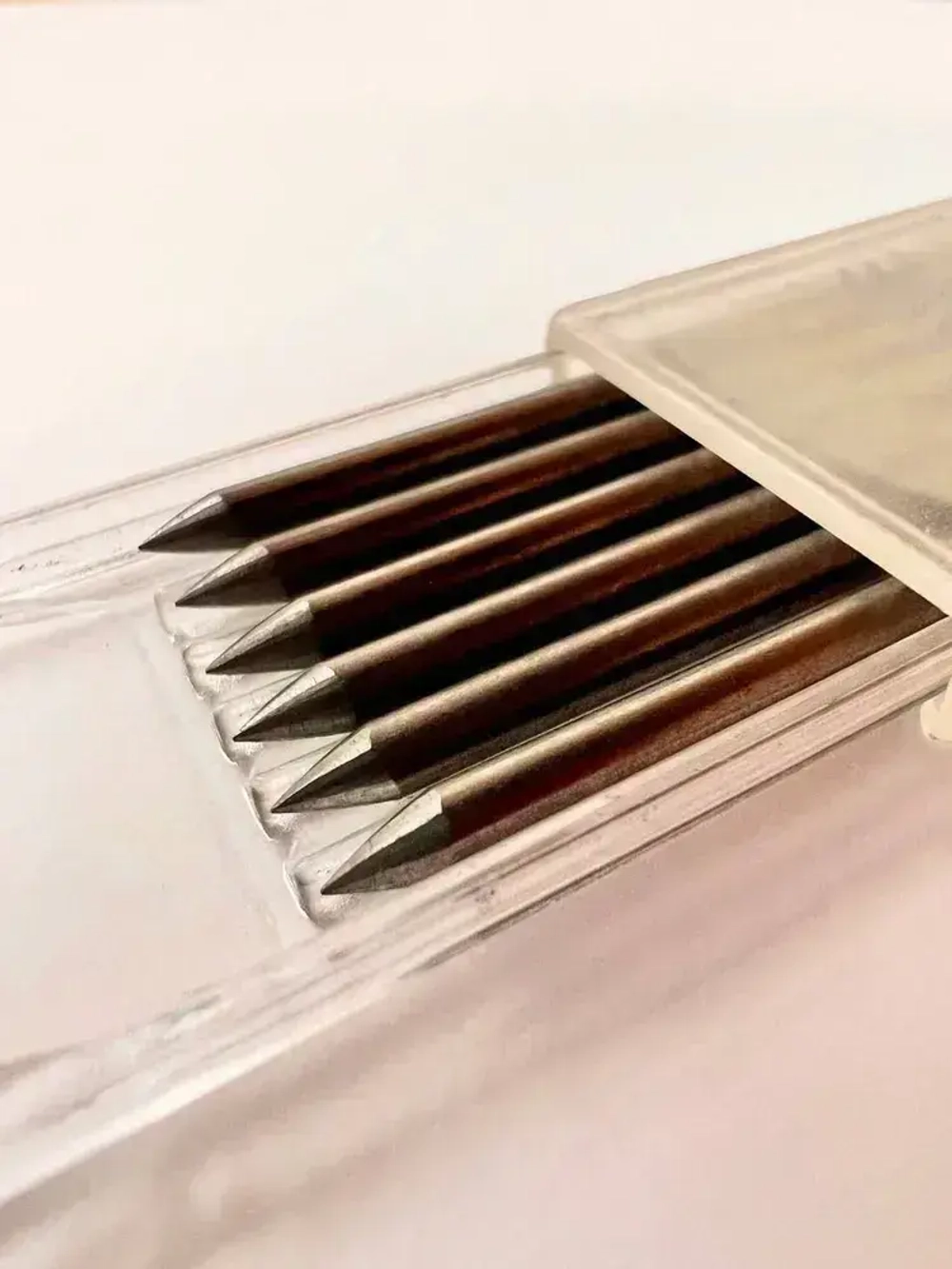 Набор грифелей 6 шт. для строительного карандаша "Beeenergy" в выдвижном пенале (твердость2B)