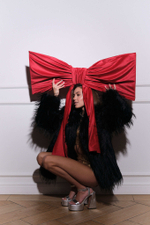 Шуба из эко-меха страуса черная