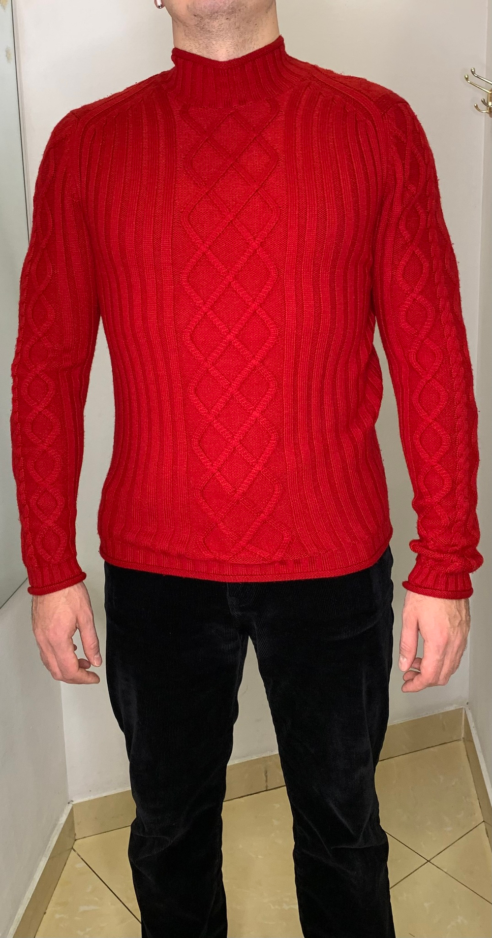 Мужской красный джемпер